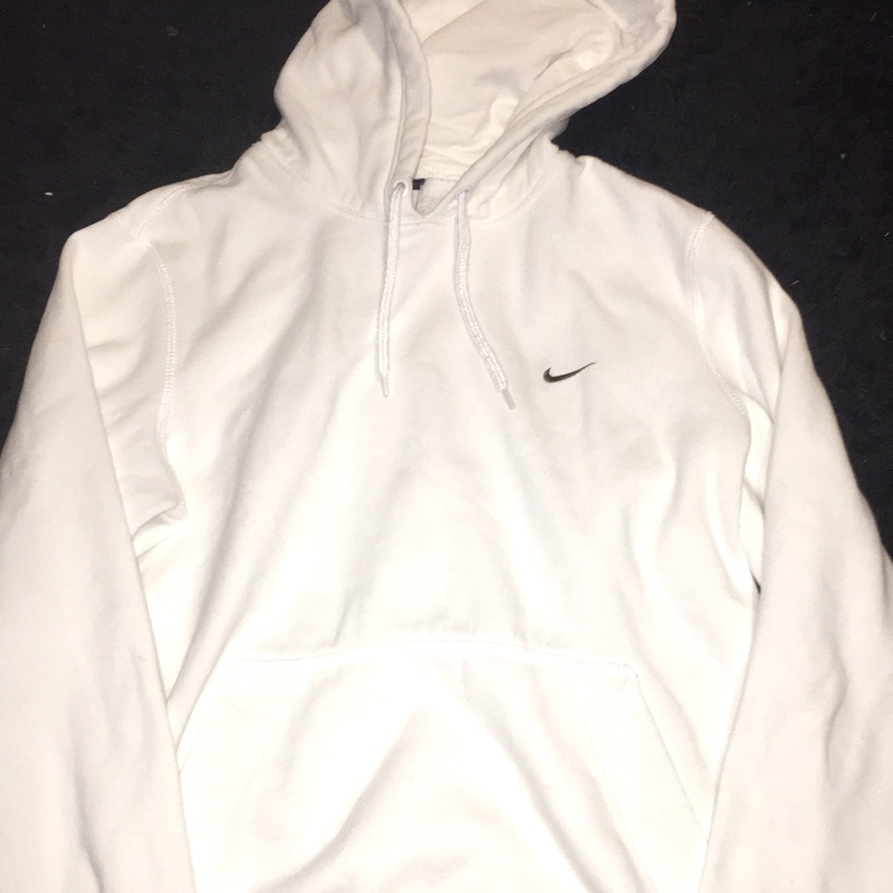 White Nike hoodie🤍